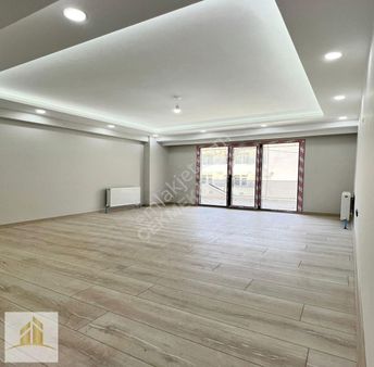 Çekmeköy Yapı Gayrimenkul'den Mehmetakif Mah. Geniş 2+1 Daire!!