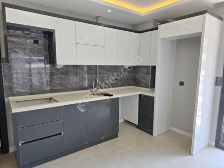 Kuşadası İkiçeşmelik Mah Satılık 1+1 Daire