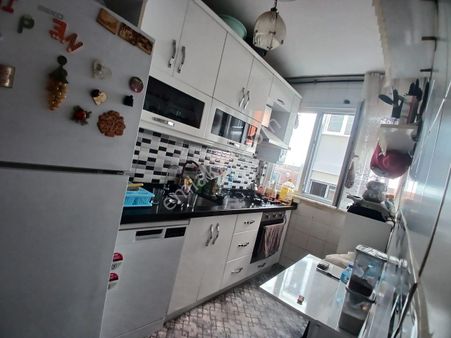 Avcılar D.köşklerde 2+1 Sahile Yakın Asansörlü Ara Kat Daire