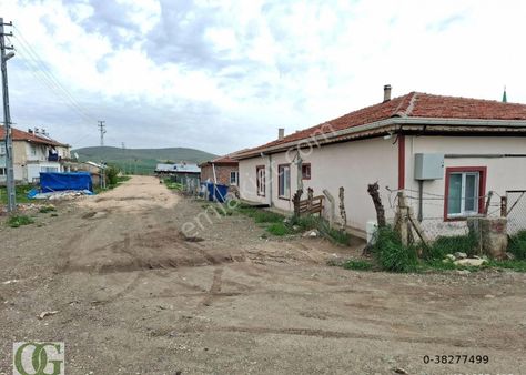 Osman Gülcan'dan Merkeze Yakın Imarlı 2+1 Çiftlik Evi Ve Ahırı