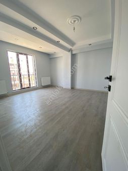 İ&s Gayrimenkul Den Satılık 2+1 Mükemmel Güney Cephede Ferah Rahat Geniş Çok Ucuz Kelepir Daire