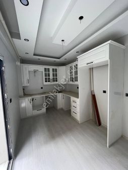 Turgutlu Satılık Tribleks Bina 255m2 5.5+1 Oda 3 Katlı Otoparklı Doğalgazlı Sıfır Ev