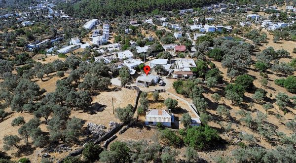 Bodrum Kızılağaç'ta Satılık Tek Tapu Kargir Köy Evi Ve Arsası