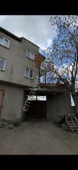 Manisa Mütevelli Mahallesinde Üç Katlı Betonarme Ev Ve Arsası Satılıktır