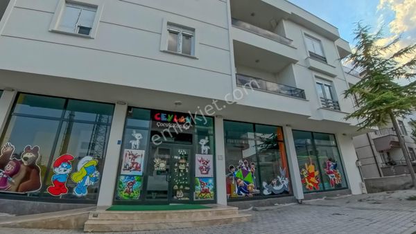 Pirireis Mahallesinde Satılık Daire! Ebeveny Banyolu 3+1