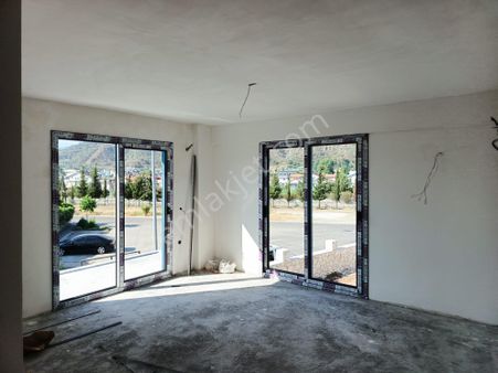 Stop’tan Yeni Mahallede Havuzlu Triplex Villa