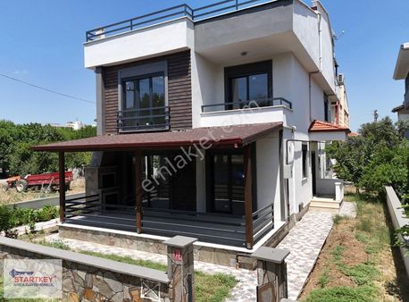 Burhaniye Ören'de Satılık 4+1 Tripleks Villa
