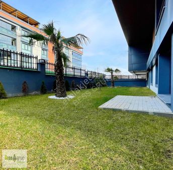 Beylikdüzü'nde Kavaklı'da Villayı Aratmayacak Bahçeli 2+1 !