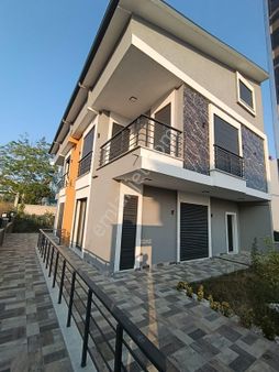Didim'de Satılık 3+1 Bahçeli Muhteşem Sıfır Yapılmış Villa Satıyoruz