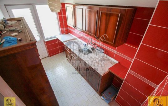 Erdek Yalı Mahallesinde Sahil'de,şahane Konumlu 2+1 Satılık Daire