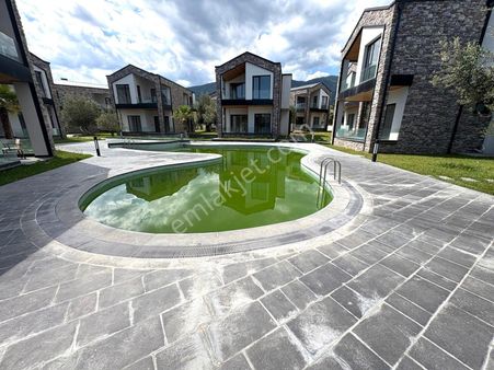 Sezgin Emlaktan Gürede Yüzme Havuzlu Şık Tasarım Satılık Villa