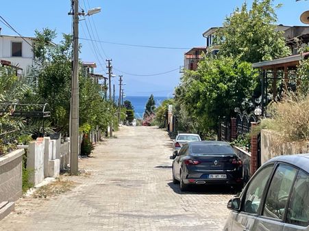 Seferihisar Doğanbey De Denize 100m Mesafede Satılık Yazlık
