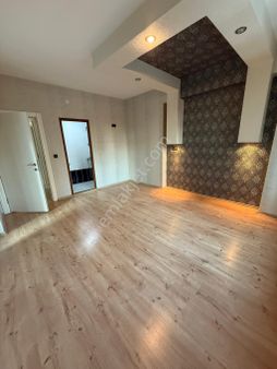 Everest 21 Gayrimenkulden Kent Meydanı Yanı Satılık 4+1 Daire