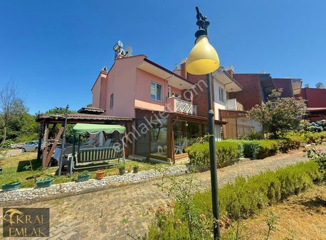 Full Deniz Manzaralı Site İçinde Havuzlu Satılık 3+1 Villa