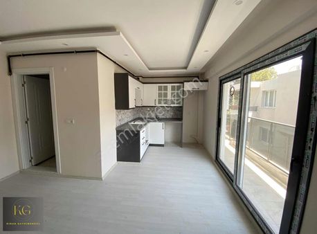 Manisa Yunusemre Muradiye 1+1 Arakat Ana Caddeye Yakın Daire