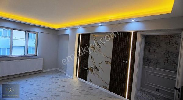 Manisa Yunusemre Muradiyede Lüx 4+1 Ara Kat Daire