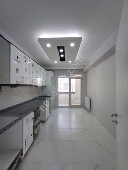 Recep Ümit Emlak'tan Şarhöyük Mahallesi Çarşı Merkezde Satılık Sıfır 2+1 100 M2 Geniş Daire