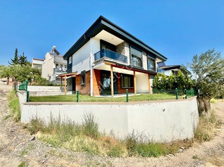 Gümüşden Geniş Bahçeli Ultra Lüx Tasarımlı Sıfır 3+1 Müstakil Ev