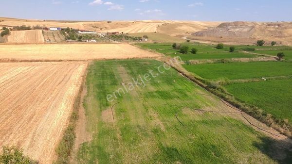 Sazlıdere Köyünde Mezarlık Mevkiinde Yatırımlık Tarla