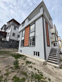 Zafer Maha 6 +2 Altı Giriştede 1+1 Var 4 Katlı