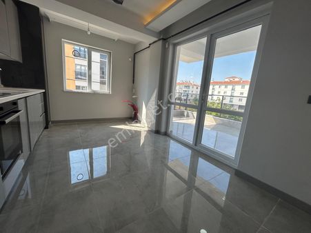 Mustafa Kemal Mahallesi Otobüs Güzergahı Üzerinde 3+1 Daire