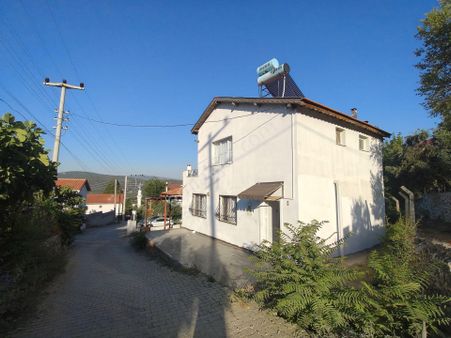 Menderes Çile Köyünde 300 M2 Arsa İçinde 3+1 Dublex Müstakil Ev