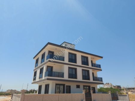 Satılık Ara Kat Asansörlü Depo Alanı Olan Sıfır Daireler