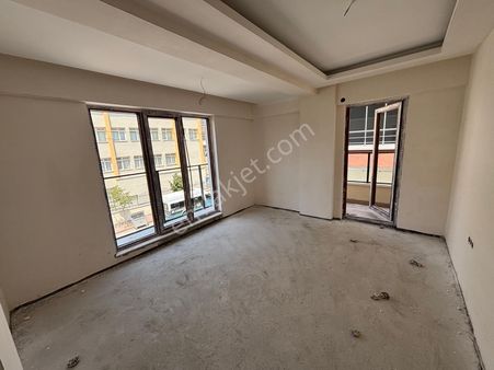 Tuna'dan Kocatepe Okulu Yakını 1+1 Ortakat Amerikan Mutfak Sıfır