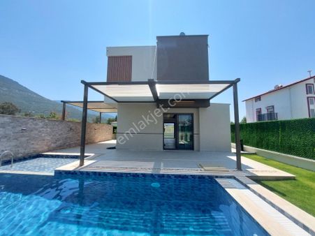 *rs Netten* Güzelçamlı Da 340m2 Arsa İçinde Özel Havuzlu Satılık 3+1 Lüx Villa