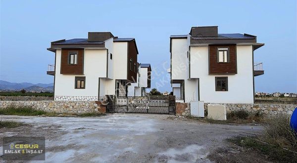 Salihleraltında Satılık Sıfır 4+1 İkiz Villa