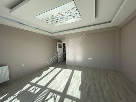 Çamlıca Mah.ertuğrulgazi Cd.ara Sokağında Satılık 2+1 Daire