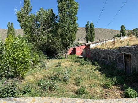 Şeyma Emlaktan Satılık Müstakil Ev Ve Arsası