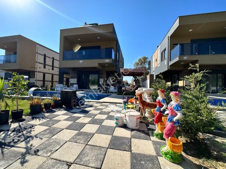 Güzelçaml'da Denize 300mt Müstakil Havuzlu 4+1 Villa