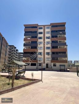 R E N K Ten İbni Sina Da Sıfır 2.5+1 Satılık Daire