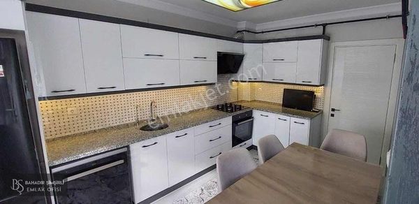 B.ş.den Atatürk Mah. Erzurumlular Der. Karşısı Satılık 3+1 Daire