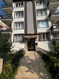 Millet Bahçesi Manzaralı – Örnek Evler’de 3 1 Ferah, Güvenlikli Satılık Daire