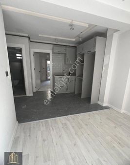 Kahramanlarda 2 Yaşında Asansörlü,yerden Isıtmalı 2+1 Satılık Daire