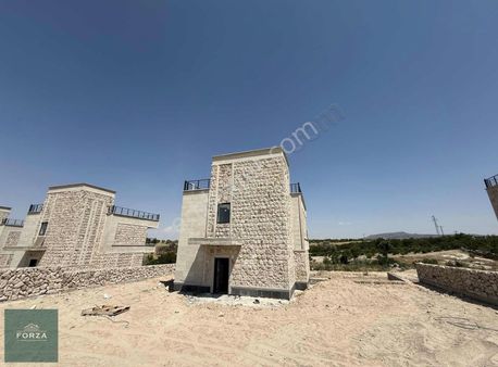 *forza Emlak* Çat Yolu Üzerinde Full Konsept Satılık Villalar