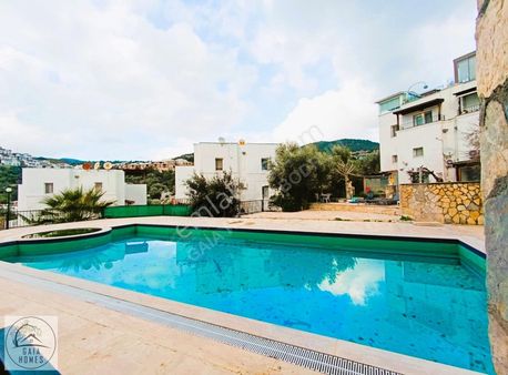 Satılık Bodrum Oasise Yakın Havuzlu Sitede 2+1 Dubleks Daire