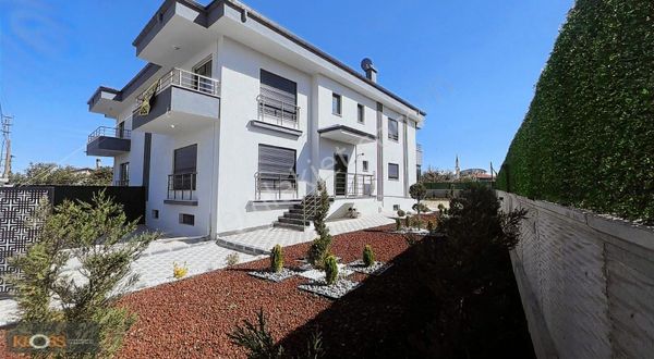 Sille Ak Mahallesinde 330 M2 Tribleks Müstakil Villa