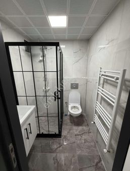 Bornova Osmangazi Pazar Yerinin Karşısında