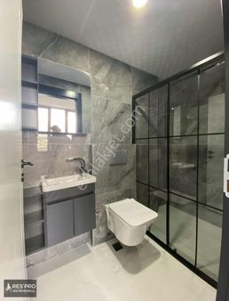 Respro Dan Eğribucak Cadde Üstü Satılık Villa