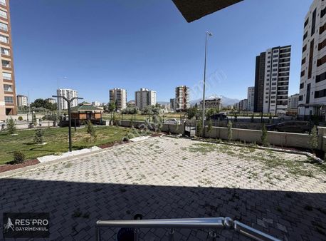 Respro Dan Zümrüt Üzüm Cadde Projesinde Sıfır 2,5+1 Daire