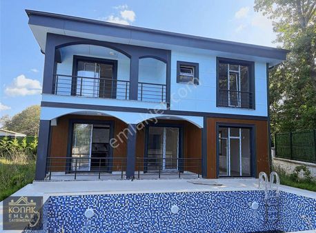 Çatalca Kalfa Köyünde Müstakil Satılık Villa