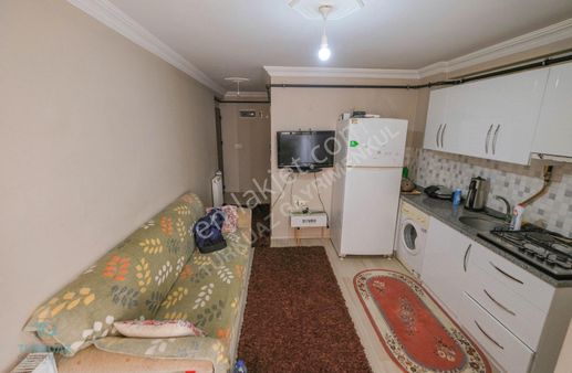 Çarşı Merkez'de Zübeyde Hanım Cad. Satılık 1+1 Eşyalı 1+1 Daire