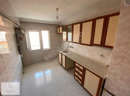 Doğdu Emlak'tan Yeşiltepede Cadde Üzeri 3+1