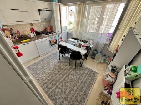 100. Yıl'da Cuma Pazarına Yakın Satılık 2+1 Daire