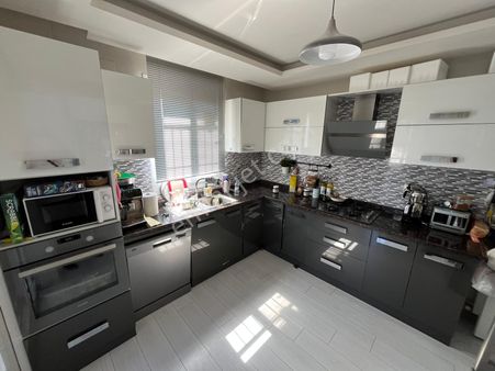 İz'den 100. Yılda Bulvar Üzeri 3+1 Satılık Daire