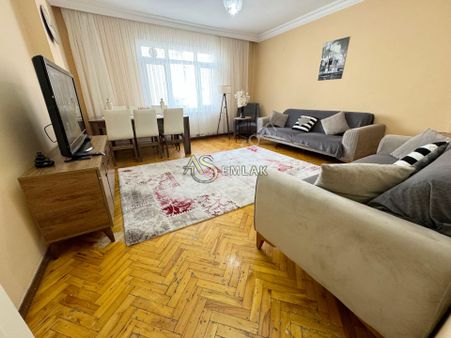 As Emlak'tan 3+1 Cadde Üzerinde Merkeze Yakın 100m2 3.kat Daire