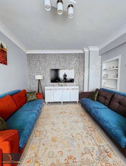 Yüzbaşıoğlu Emlak'tan Çarşı Merkezde Satılık Masrafsız 3+1 Daire